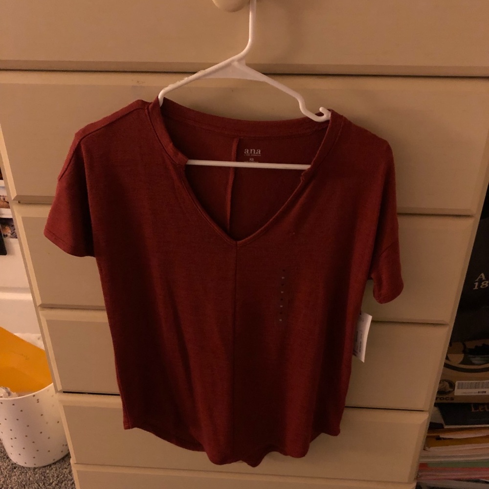 NWT Ana v neck